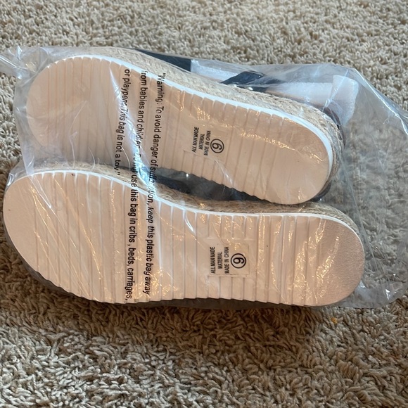 Soda Topic Open Toe Buckle Ankle Strap Espadrilles Flatform Wedge Casual Sandal - Picture 6 of 6